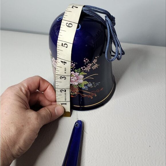 Vintage Cobalt Blue Porcelain Bell Wind Chimes Floral Wagon Gold Trim Patio - Picture 4 of 5